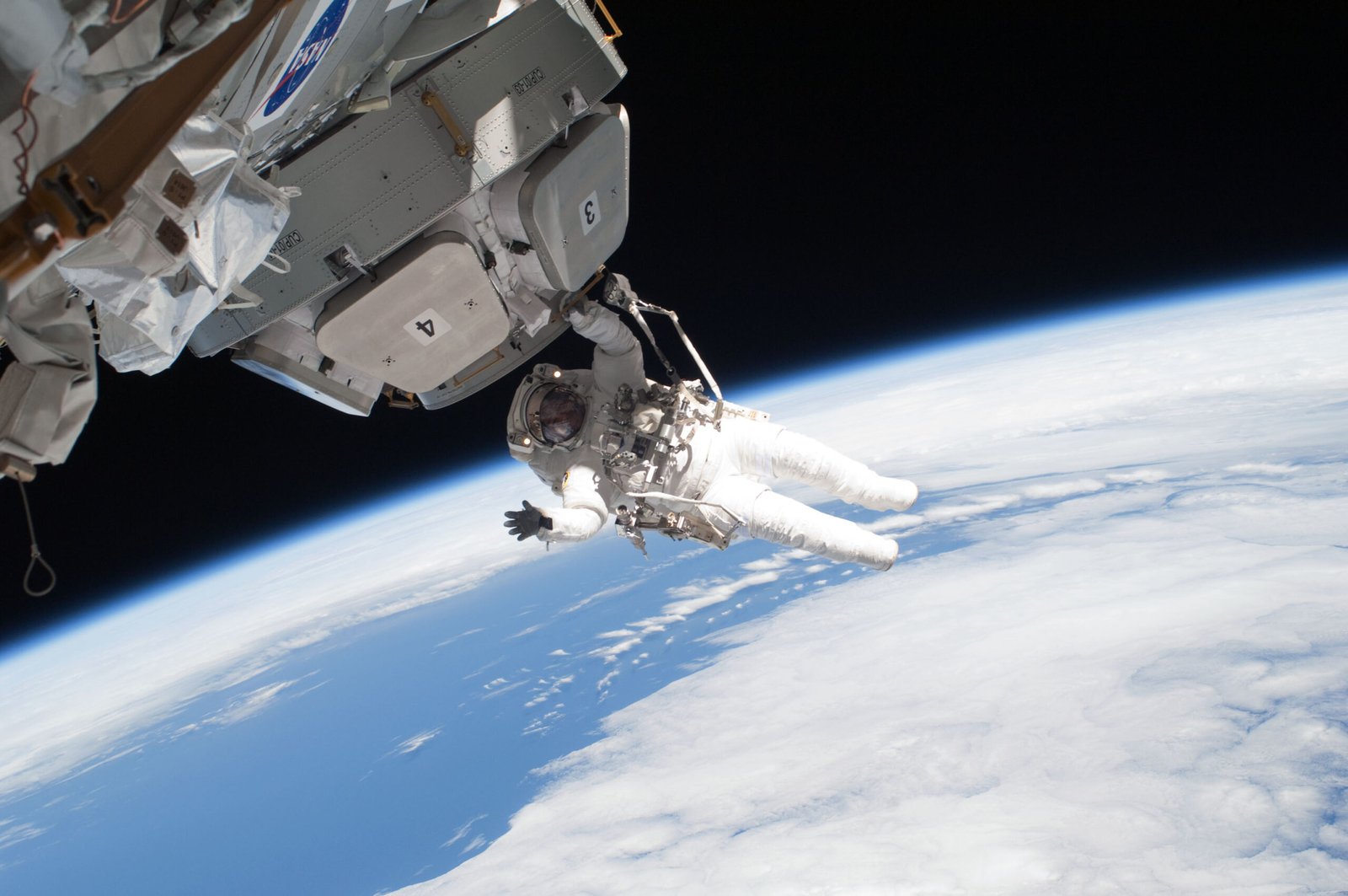 UK Space Strategy Blends Defence, Industry and Research