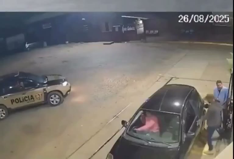 Night Footage Captures Police Scuffle in a Parking Lot