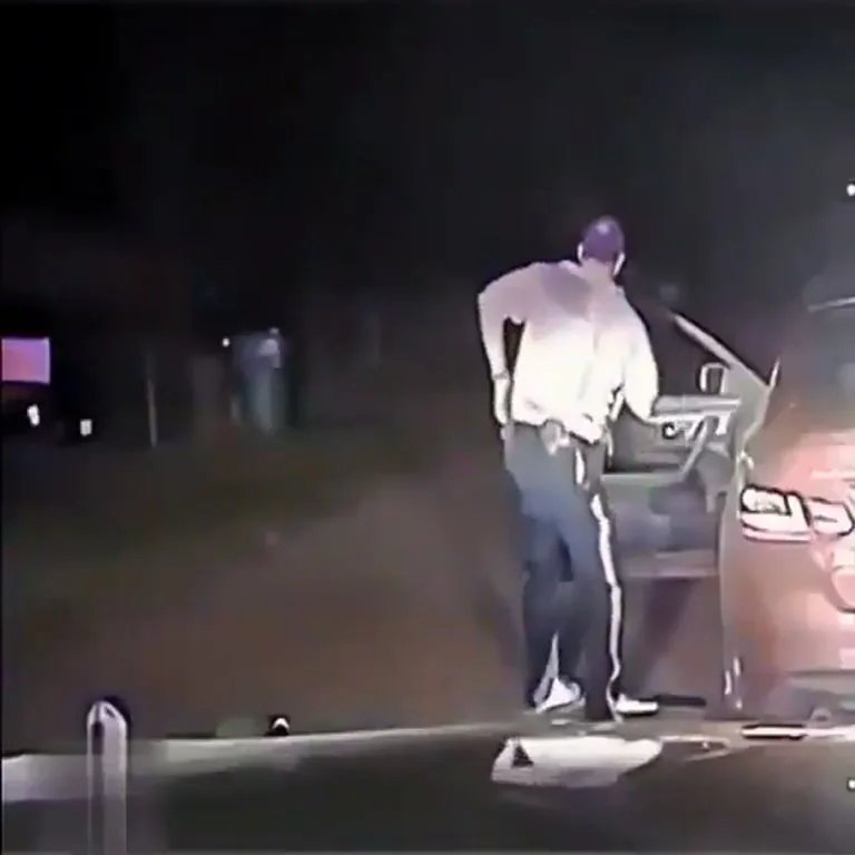 Night Footage Shows a Man Collapse After Running 50 Meters