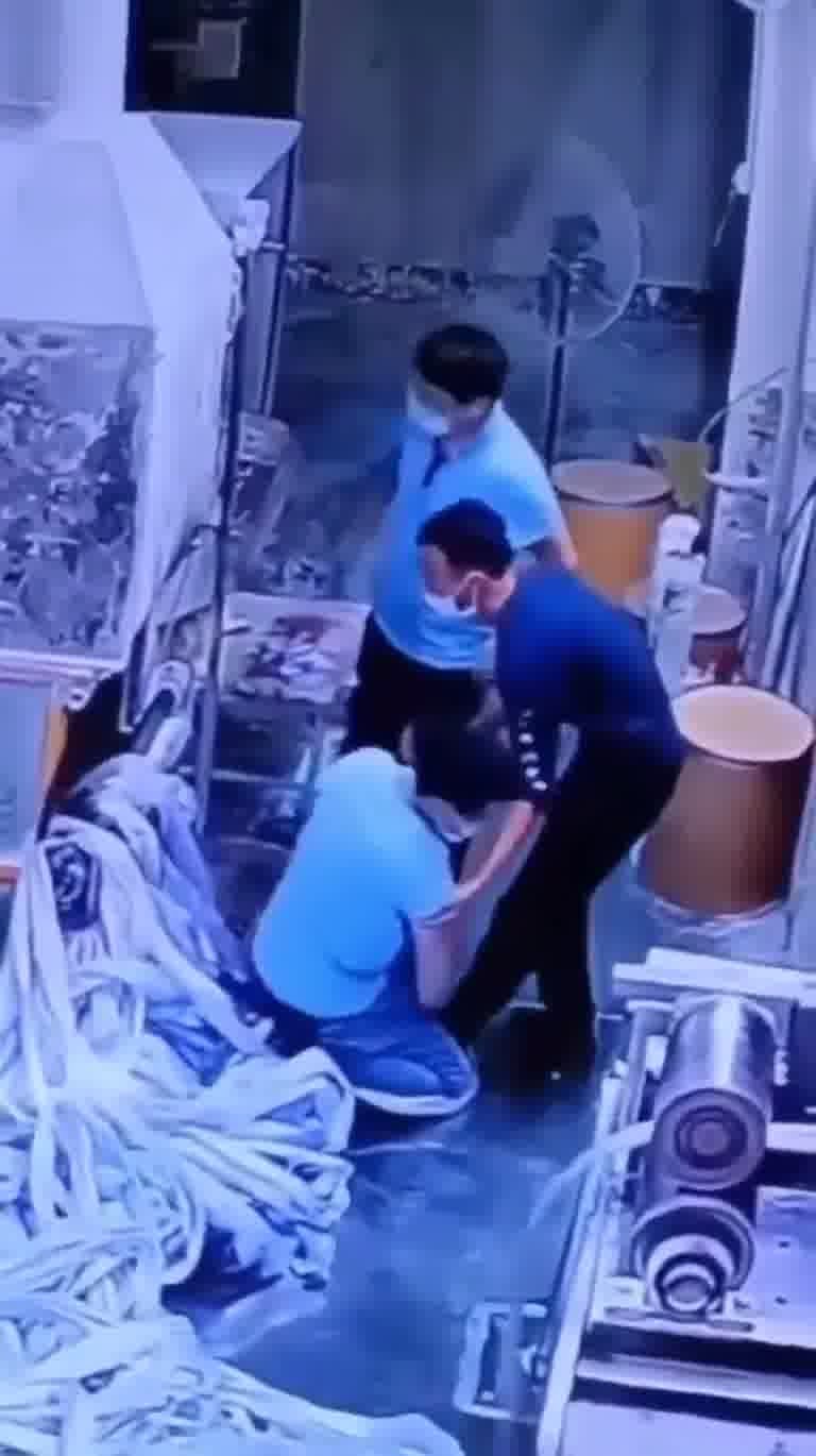 Workshop Scuffle Caught on Camera as Three Men Close In
