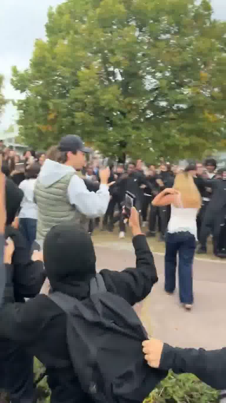 Blockade at an Annecy School Turns Physical as Crowd Watches